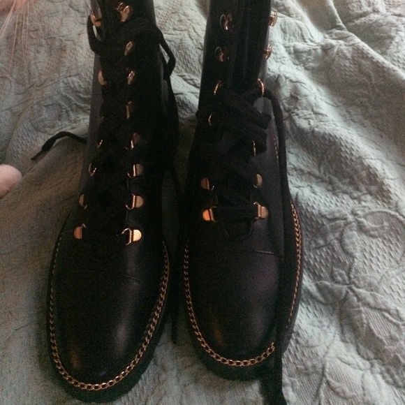 Stuart Weitzman Shoes - Beautiful Brand New Black Boots - Stuart Weitzman